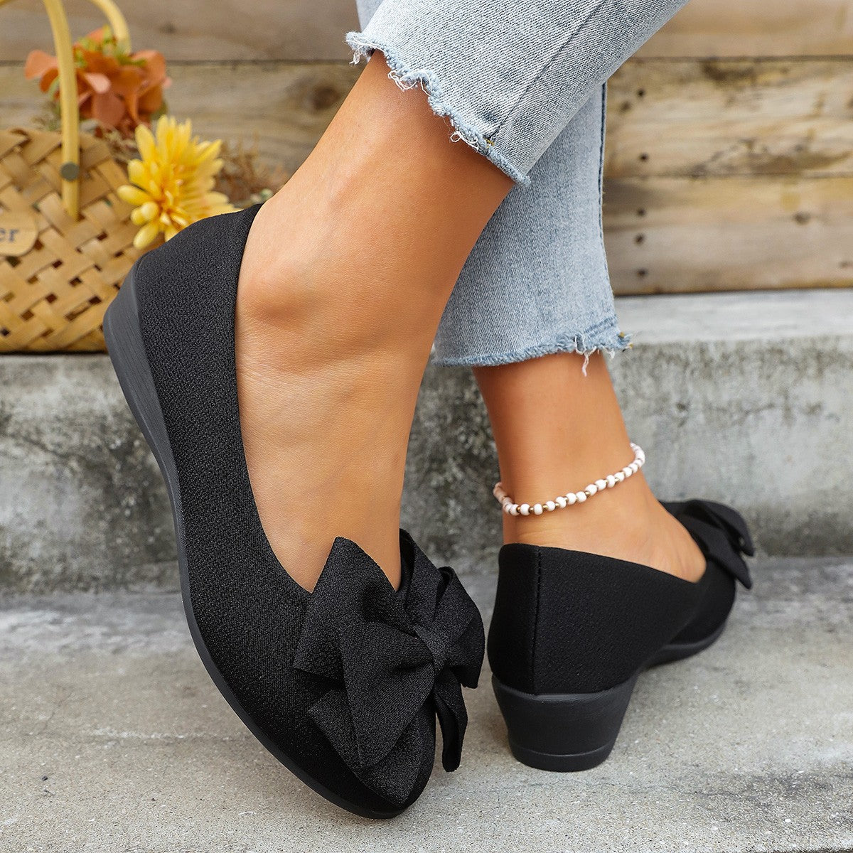 Emerald Ballet Flats with Bow Detail for Effortless Comfort